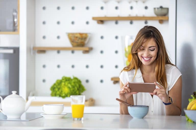 25 Steps to Building Your First Side Hustle That Actually Makes Money in 2026