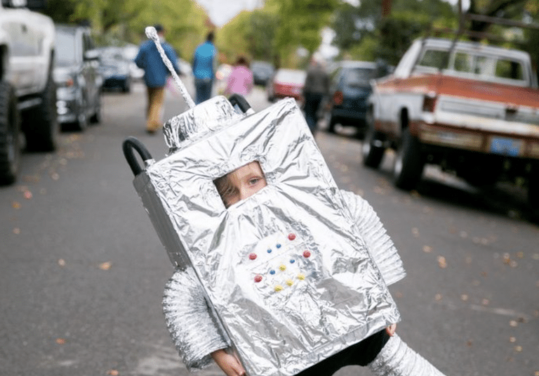 40 Retro Halloween Costumes That Are Officially Making a Comeback